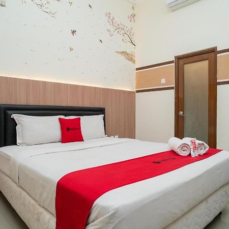 เรดดอร์ซ ชาเรียะฮ์ เนียร์ มาร์เวล ซิตี้มอลล์ 2 Hotel สุราบายา ภายนอก รูปภาพ