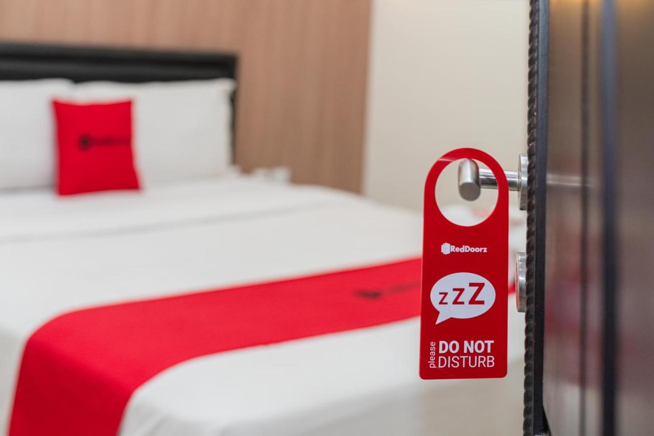 เรดดอร์ซ ชาเรียะฮ์ เนียร์ มาร์เวล ซิตี้มอลล์ 2 Hotel สุราบายา ภายนอก รูปภาพ