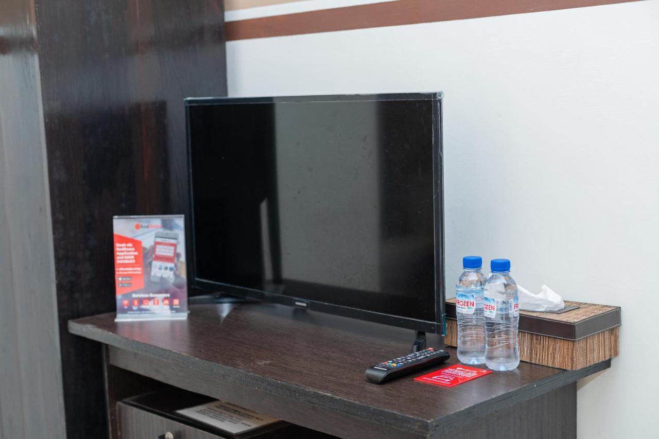 เรดดอร์ซ ชาเรียะฮ์ เนียร์ มาร์เวล ซิตี้มอลล์ 2 Hotel สุราบายา ภายนอก รูปภาพ