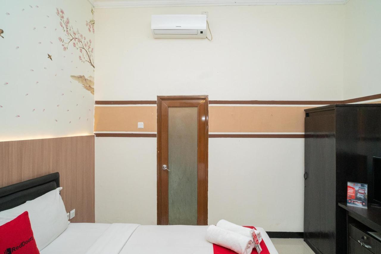เรดดอร์ซ ชาเรียะฮ์ เนียร์ มาร์เวล ซิตี้มอลล์ 2 Hotel สุราบายา ภายนอก รูปภาพ