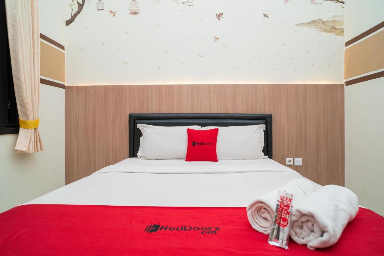 เรดดอร์ซ ชาเรียะฮ์ เนียร์ มาร์เวล ซิตี้มอลล์ 2 Hotel สุราบายา ภายนอก รูปภาพ