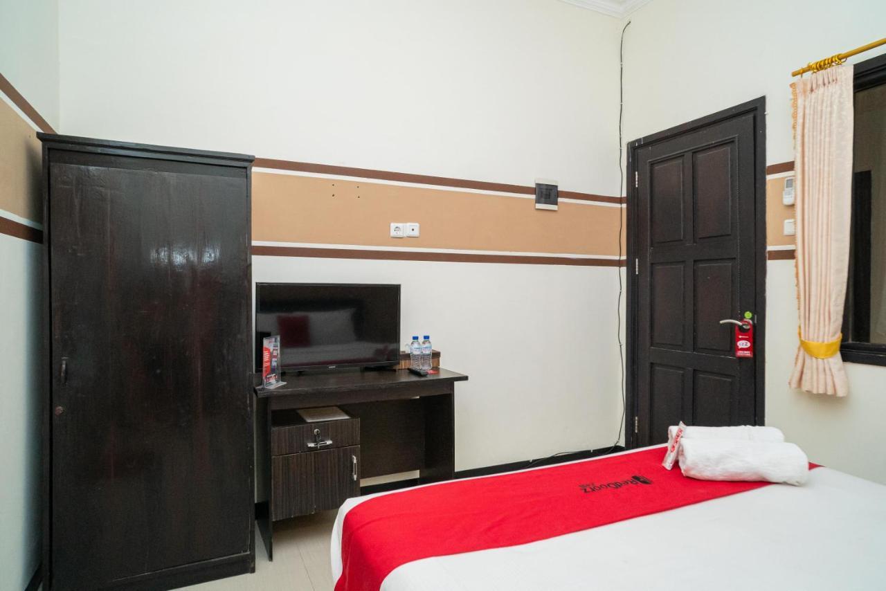 เรดดอร์ซ ชาเรียะฮ์ เนียร์ มาร์เวล ซิตี้มอลล์ 2 Hotel สุราบายา ภายนอก รูปภาพ
