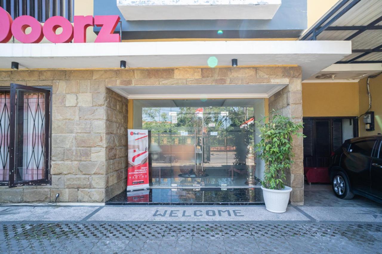 เรดดอร์ซ ชาเรียะฮ์ เนียร์ มาร์เวล ซิตี้มอลล์ 2 Hotel สุราบายา ภายนอก รูปภาพ