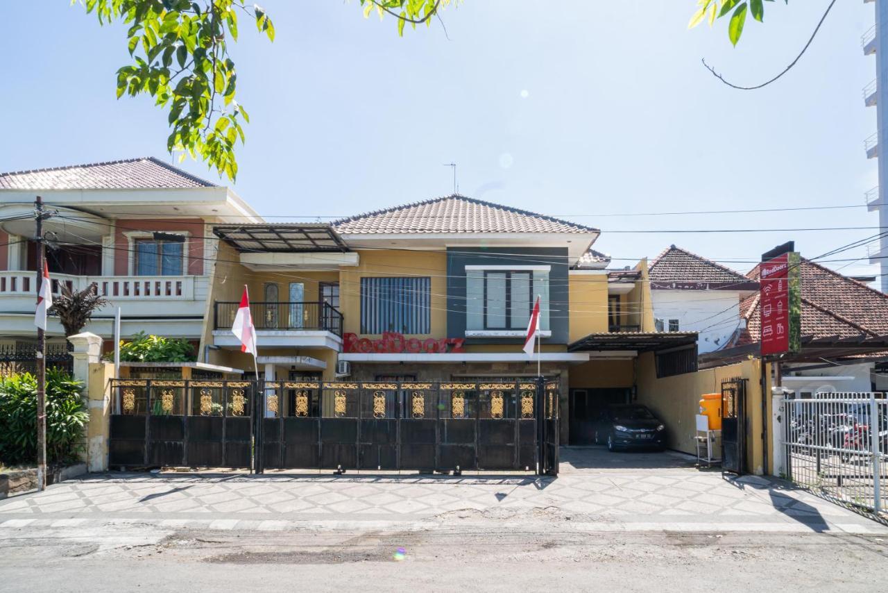 เรดดอร์ซ ชาเรียะฮ์ เนียร์ มาร์เวล ซิตี้มอลล์ 2 Hotel สุราบายา ภายนอก รูปภาพ